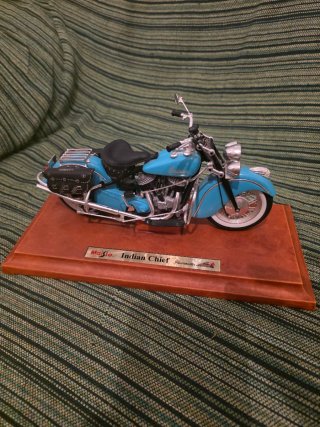 Maisto Indian Chief Moto a Escala 1/10