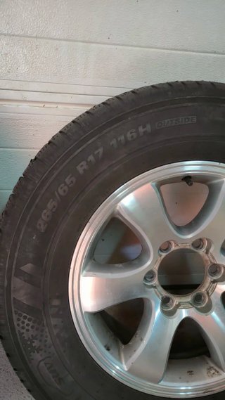 Llantas Toyota Land Cruiser J12 (4 unidades)