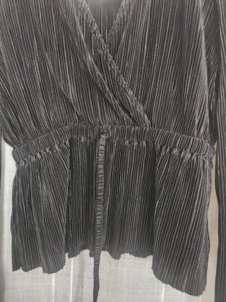 Camiseta/Blusa plisada Inside negra