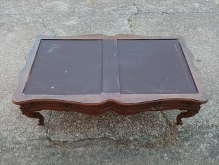 Mesa antigua madera con tapa de mármol