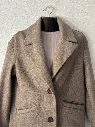 Abrigo Bershka gris talla XS