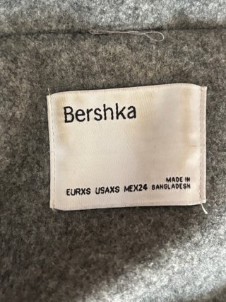 Abrigo Bershka gris talla XS