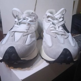Zapatillas New Balance Gris y Blanco