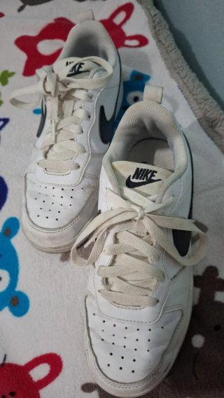 Zapatillas Nike Blancas y Negras