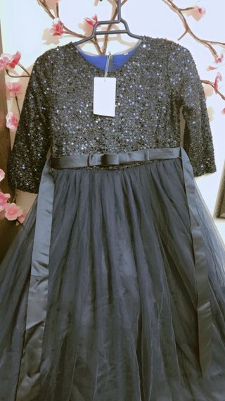 Vestido azul de fiesta con lentejuelas