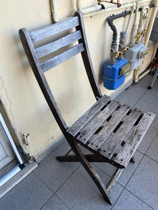 3 sillas de madera de jardin, desmontadas,a piezas