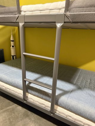 Litera Ikea TUFFING gris oscuro 90x200