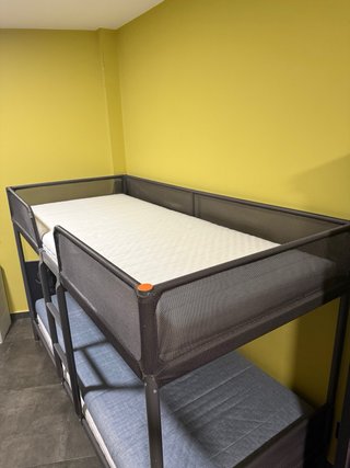 Litera Ikea TUFFING gris oscuro 90x200