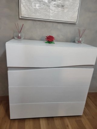 Xifonier 4 cajones blanco con detalle gris