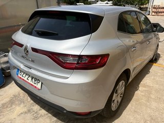 Renault Megane 1.5dci con golpe