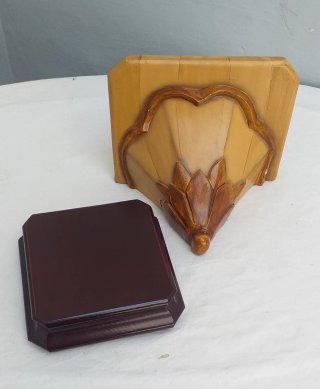 Figura religiosa tallada madera.