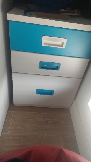 Habitación juvenil con cajones