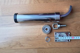 Cañero fijo orientable para embarcación