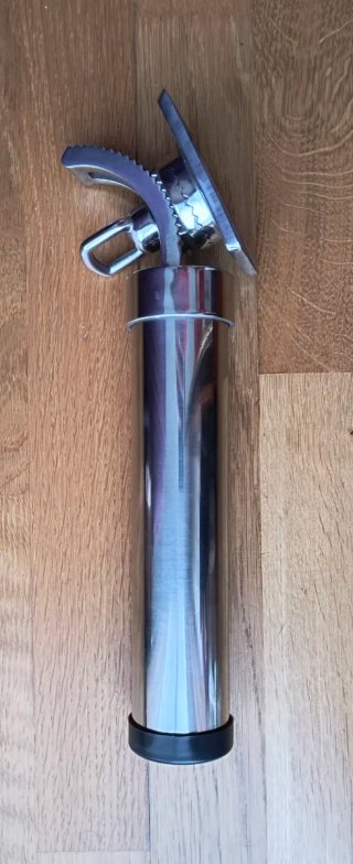 Cañero fijo orientable para embarcación
