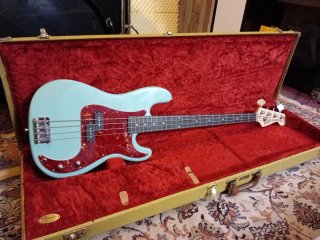 Bajo Precision Bass 70s Daphne Blue