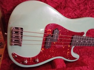Bajo Precision Bass 70s Daphne Blue