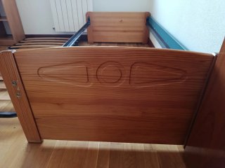 Cama doble de madera maciza