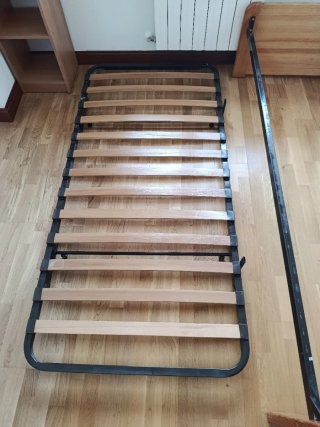 Cama doble de madera maciza