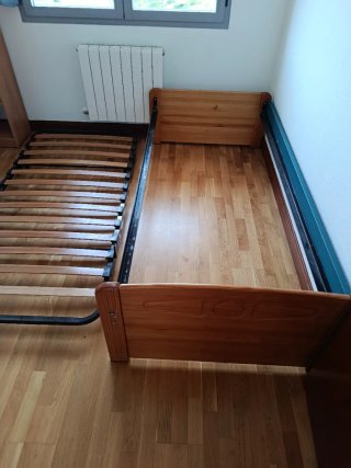 Cama doble de madera maciza