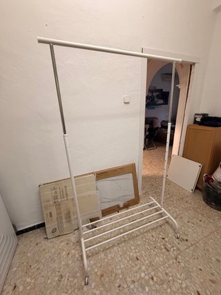 Burro de ropa metálico blanco ikea