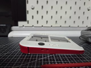 Nintendo 2DS bianca e rossa