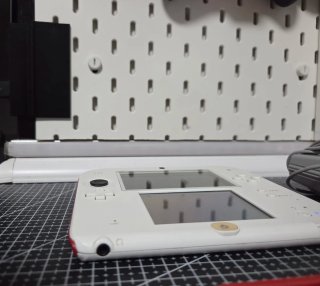 Nintendo 2DS bianca e rossa