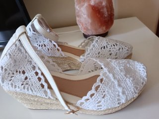 Zapatos blancos de verano sin estrenar