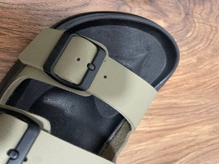 Sandalias Birkenstock Mogami Terra Caqui