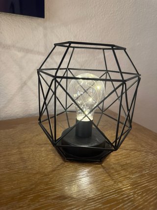 Lámpara de mesa geométrica negra