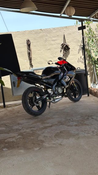 Yamaha TZR50 Negra/Roja Deportiva