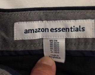 Pantalón corto negro, talla 36W a estrenar. 45 cm.