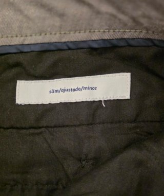 Pantalón corto negro, talla 36W a estrenar. 45 cm.
