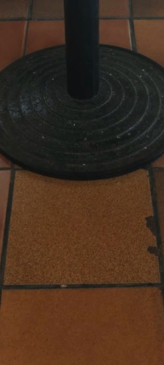 Mesas de cafetería 20U de 2 personas y 5U de 4 per
