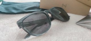 Gafas de sol Hawkers negras y grises