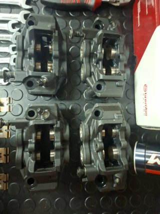 Pinzas  Yamaha R6