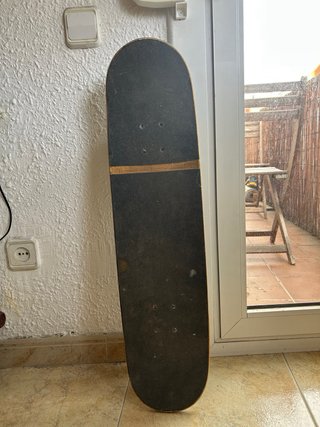 Skate completo con diseño de lobo