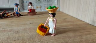 Playmobil Aldeana Belén con Cesta