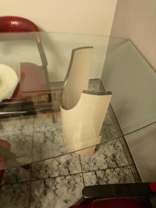 Mesa y Sillas Comedor Cristal y Piel Roja