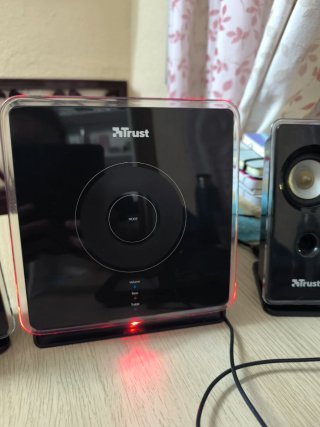 Altavoces 2.1 Trust con Subwoofer