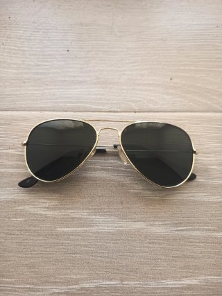 Gafas de sol infantiles doradas