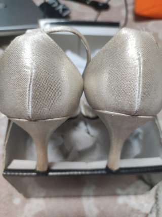 Zapatos Angel Alarcón dorados boda