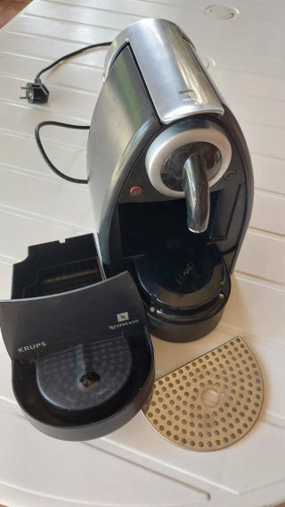 Cafetera Nespresso Krups Negra