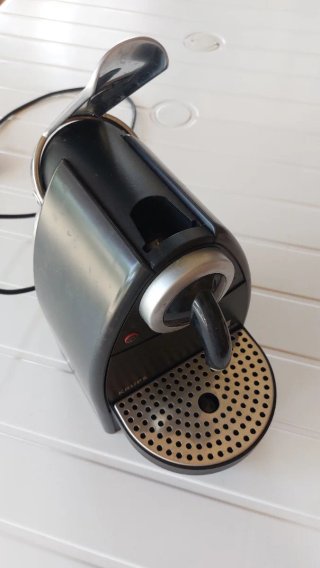 Cafetera Nespresso Krups Negra