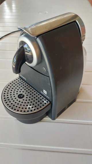 Cafetera Nespresso Krups Negra