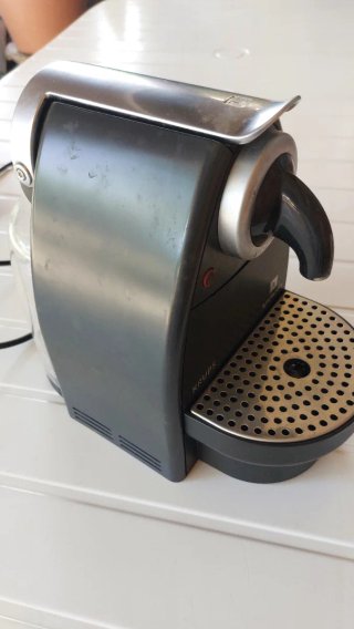 Cafetera Nespresso Krups Negra