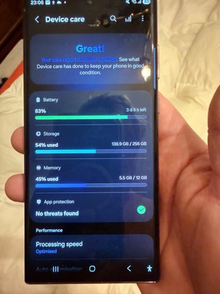 Samsung Galaxy S22 Ultra bordeaux