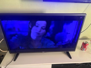 Televisor LG Negro y Azul