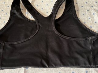 Top deportivo Nike negro