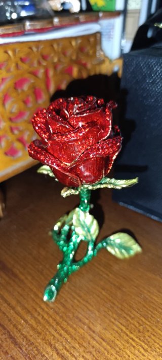 Rosa joyero decorativa artesanal cristales rojos