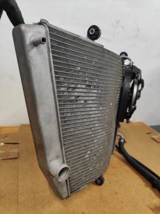 Radiador y estriberas retrasadas Suzuki GSXR 600